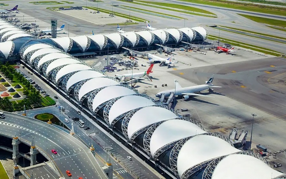 Bangkok suvarnabhumi airport strebt spitzenplatz im jahr 2025 an