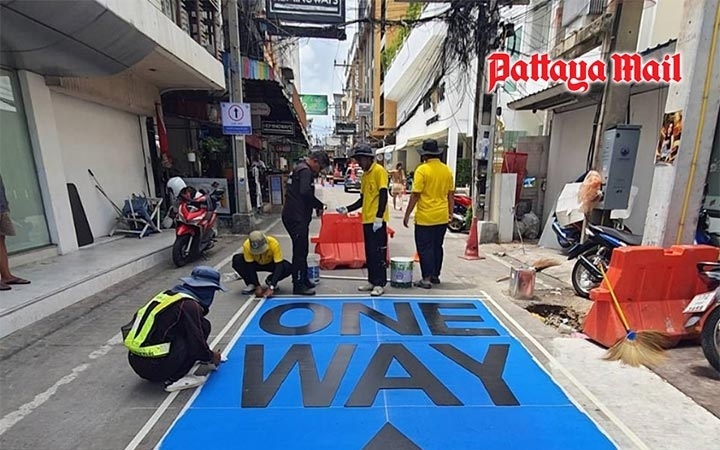 Pattaya fuehrt einbahnverkehr in der soi diana ein um staus zu vermeiden