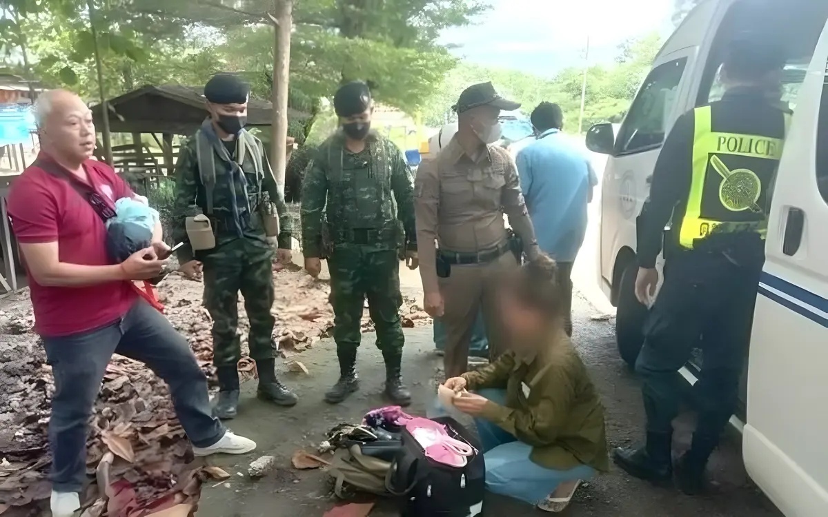 Als touristin getarnte drogenhaendlerin mit rauschgift im wert von 5 millionen baht erwischt