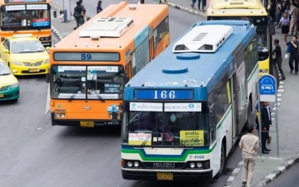 Bangkoks busse erhalten einen schub bmta will 3 300 neue busse anschaffen