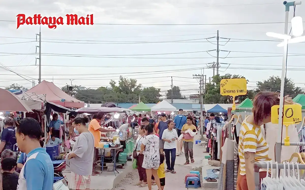 Der buffalo market in pattaya ist ein florierendes zentrum fuer schaetze aus zweiter hand