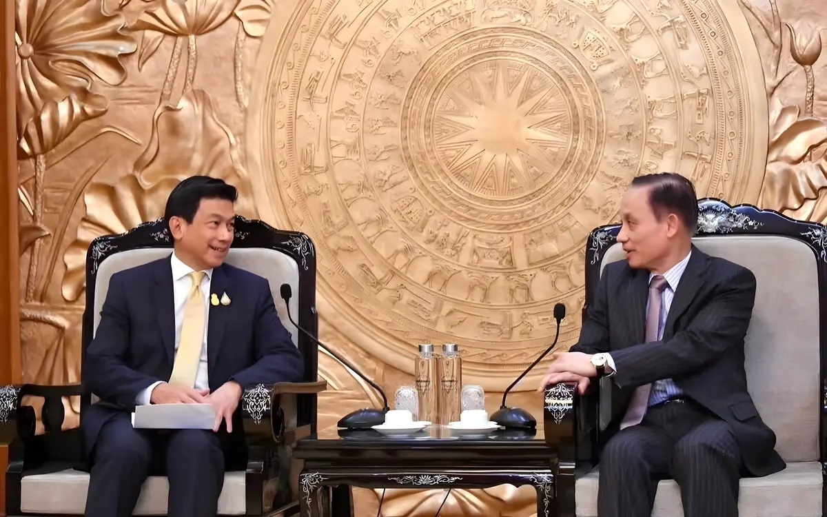 Der offizielle besuch des thailaendischen premierministers in vietnam markiert die 10 jaehrige
