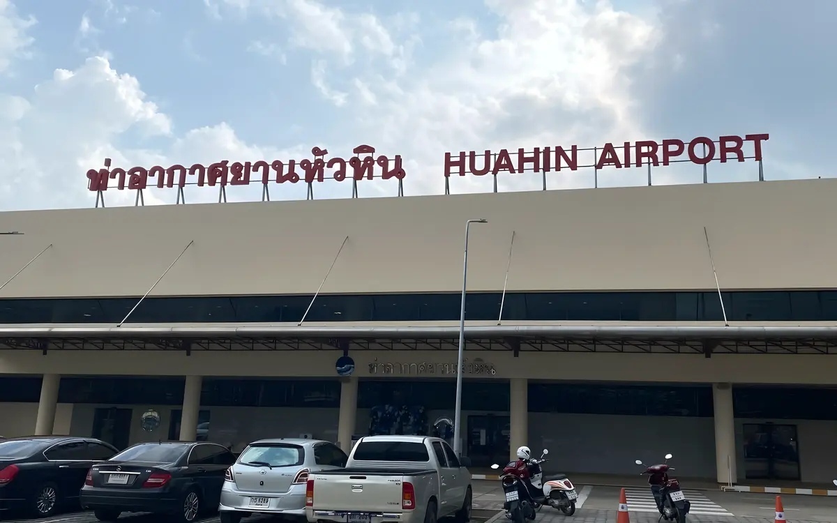 Flughafen hua hin beamte bitten die oeffentlichkeit um stellungnahme zu moeglichen neuen flugrouten