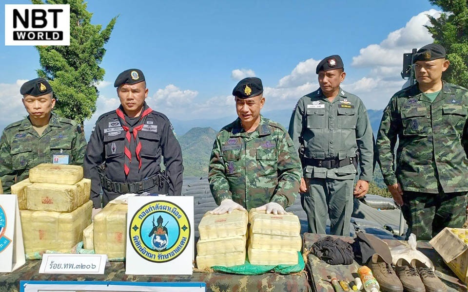 Heroin und meth pillen in chiang mai beschlagnahmt schmuggler fliehen nach schiesserei
