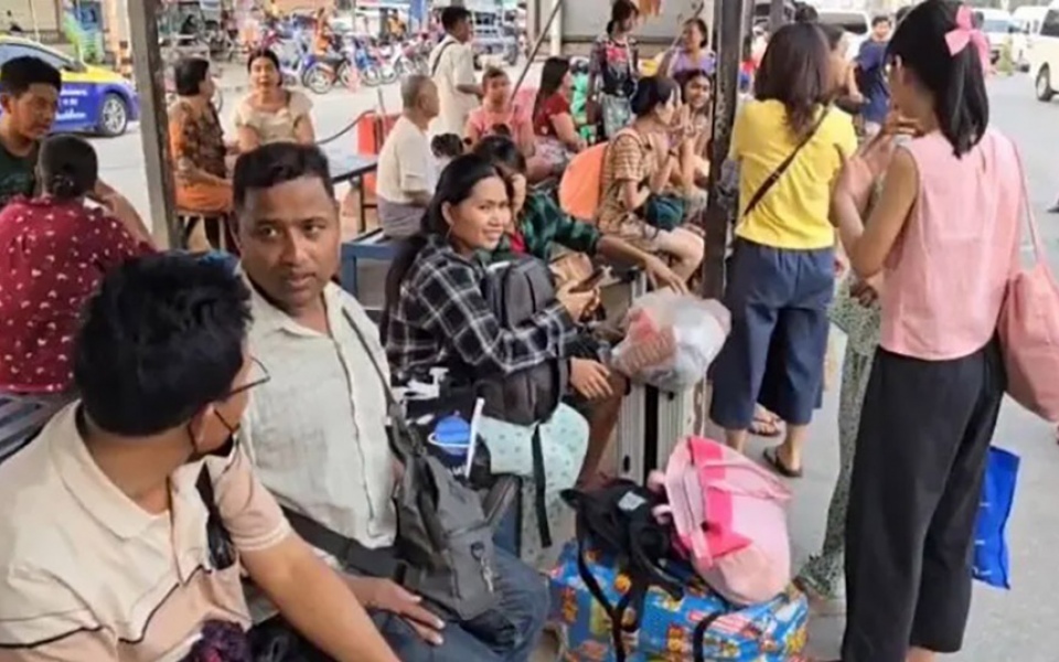 Kaempfe an der grenze zwischen thailand und myanmar zwingen bewohner zur flucht