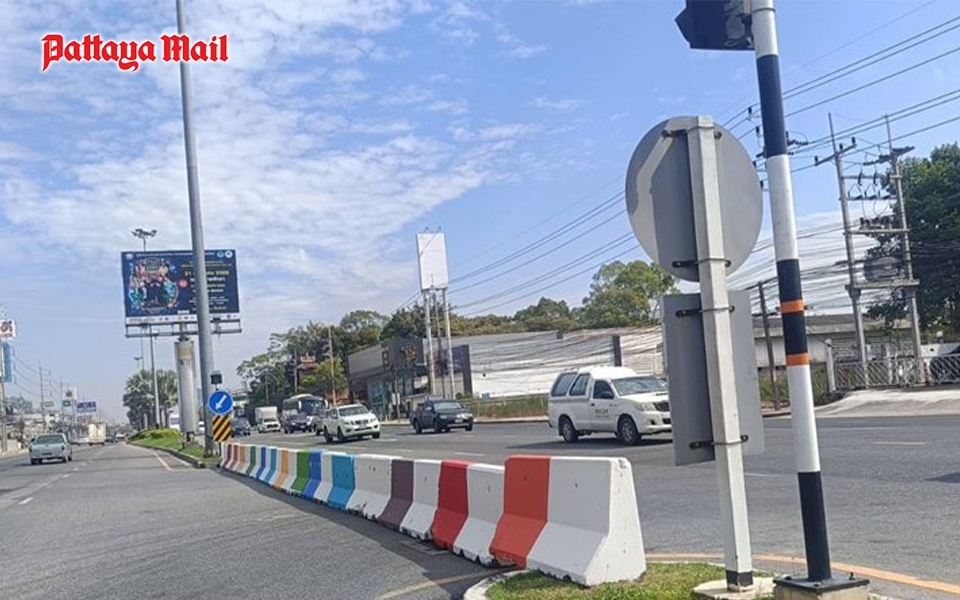 Pattaya schliesst u turn punkte auf der sukhumvit road zum neujahrsfest