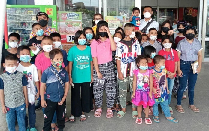 Rayong hilfe fuer ein besonderes weihnachtsfest fuer hiv positive kinder erforderlich