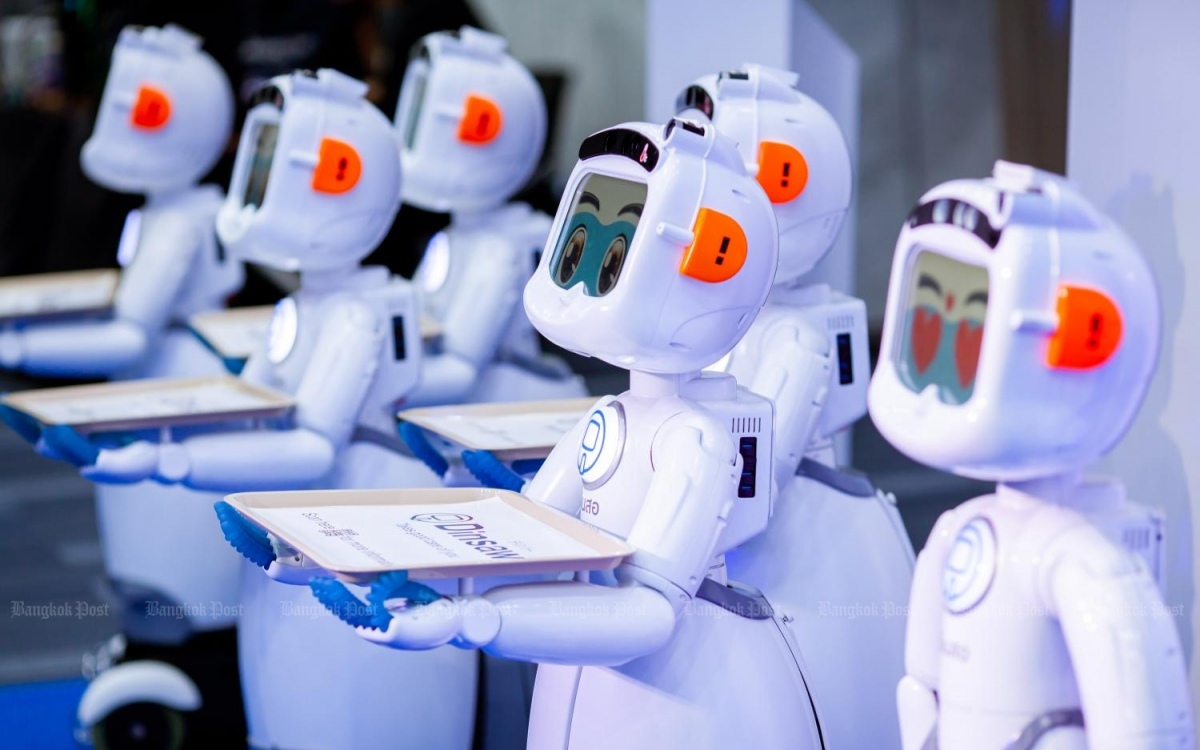 Roboter sollen den service im chulalongkorn krankenhaus beschleunigen