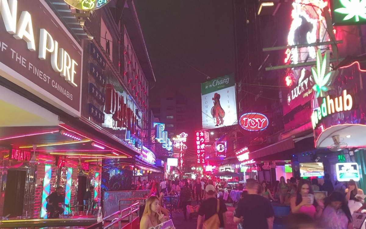 Thailands nachtleben bekommt gruenes licht vergnuegungsstaetten jetzt bis 6 uhr morgens geoeffnet