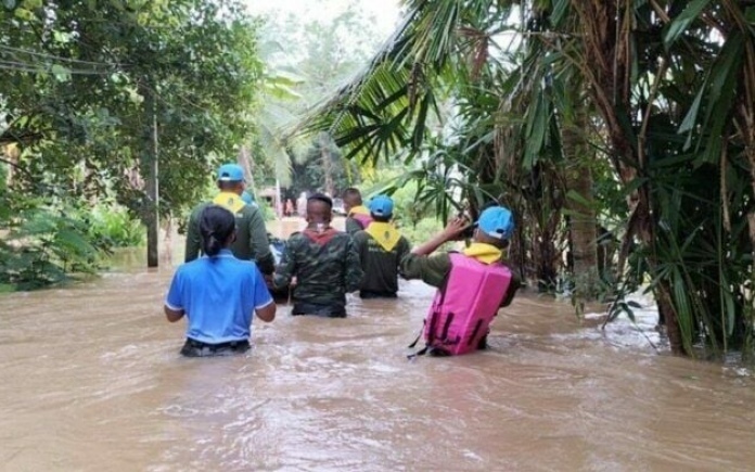 Thailands onwr gibt eine sturzflutwarnung fuer fuenf suedliche provinzen heraus