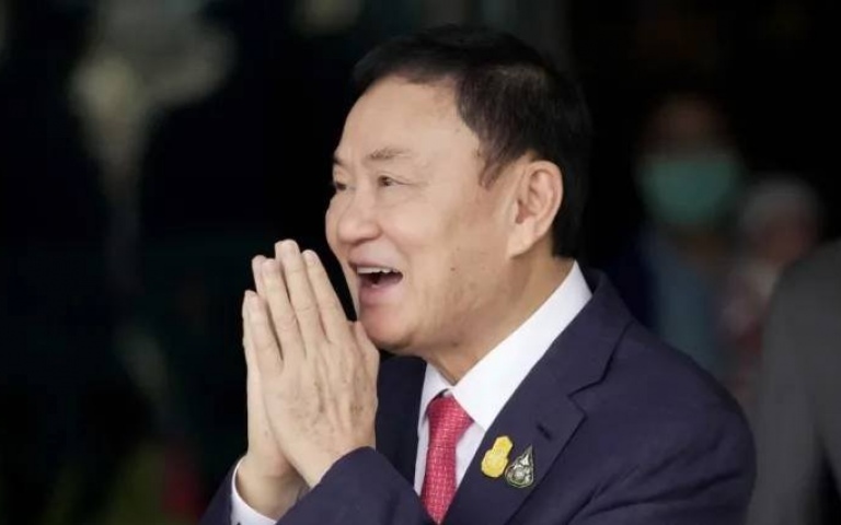 Thaksin wird nach seiner entlassung auf bewaehrung nicht in polizeigewahrsam genommen