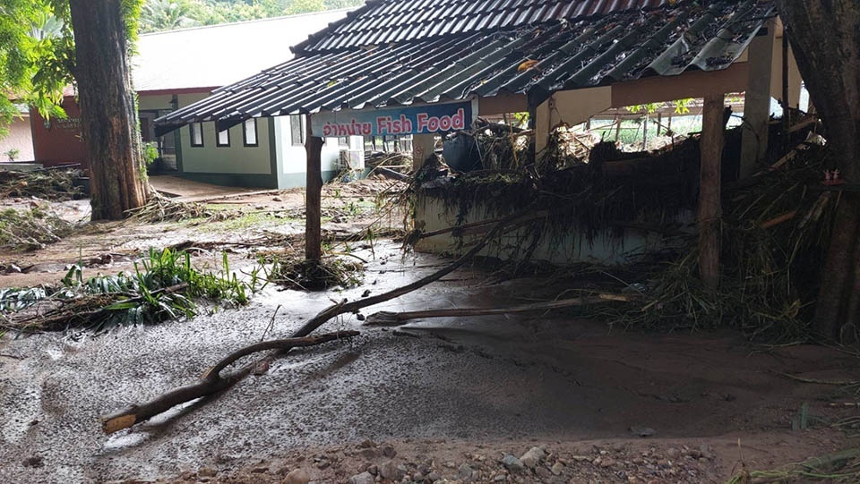 3 000 haushalte von ueberschwemmungen in mae hong son betroffen