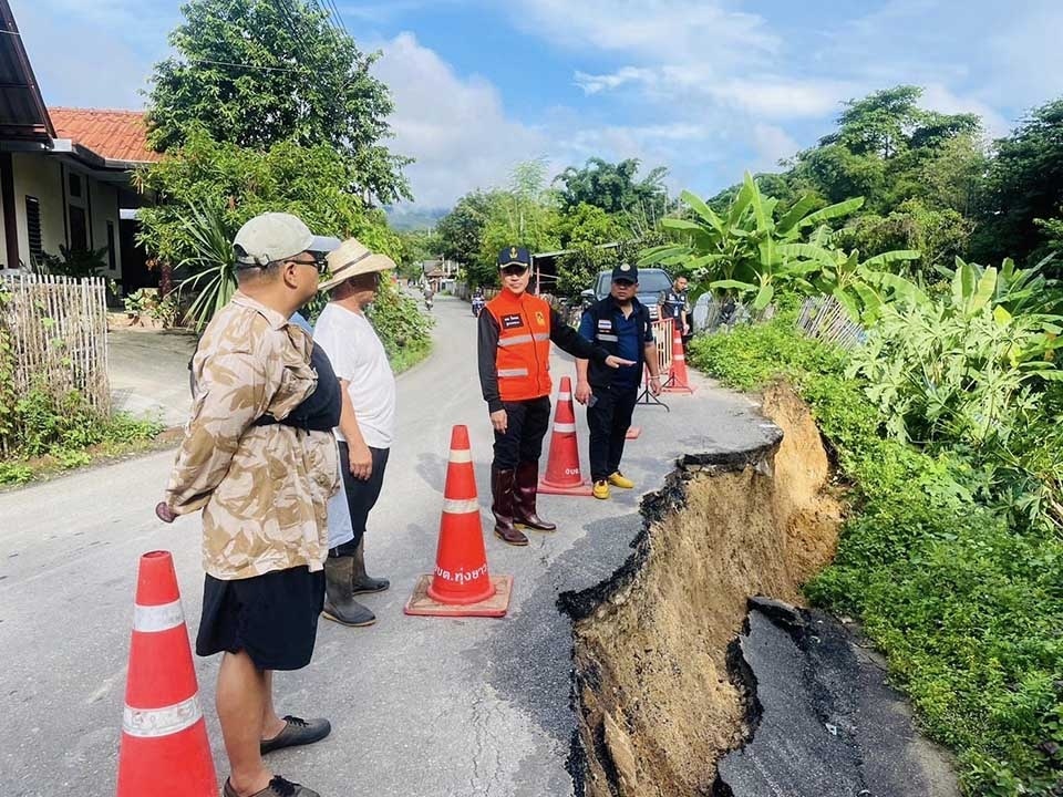 3 000 haushalte von ueberschwemmungen in mae hong son betroffen