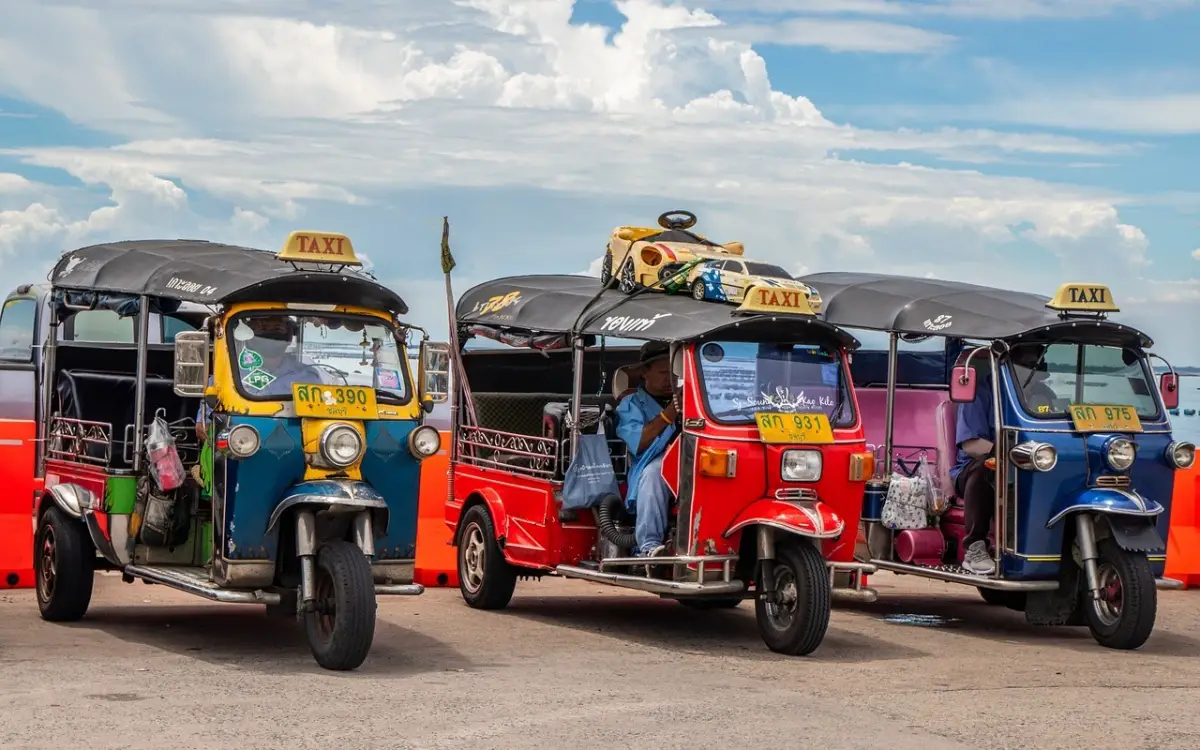 Tuktuks in thailand mehr als nur eine exotische touristenattraktion