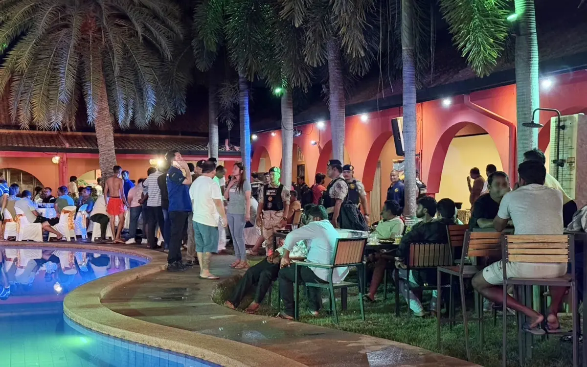 200 inder bei illegaler pool party 34754c5f