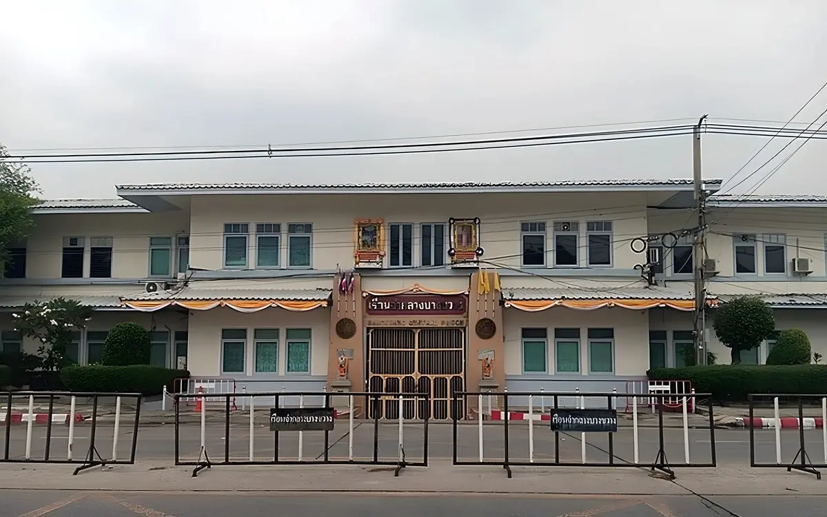 Alarmierende Betrugswelle in Nonthaburi: Gauner geben sich als Polizisten aus und erschüttern die Bevölkerung
