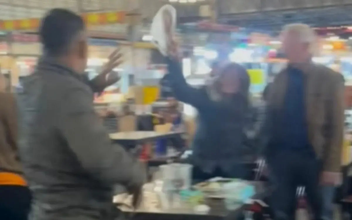 Angriff an markt in isaan thailaenderin verlaesst ihre beiden maenner fuer auslaender 2 videos 51b34d67