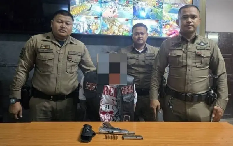 Australier mit Knarre in Patong geschnappt: Skandal auf der Bangla Road