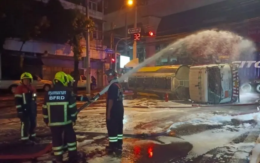 Bangkok 16 000 liter benzin ausgelaufen 61391c45