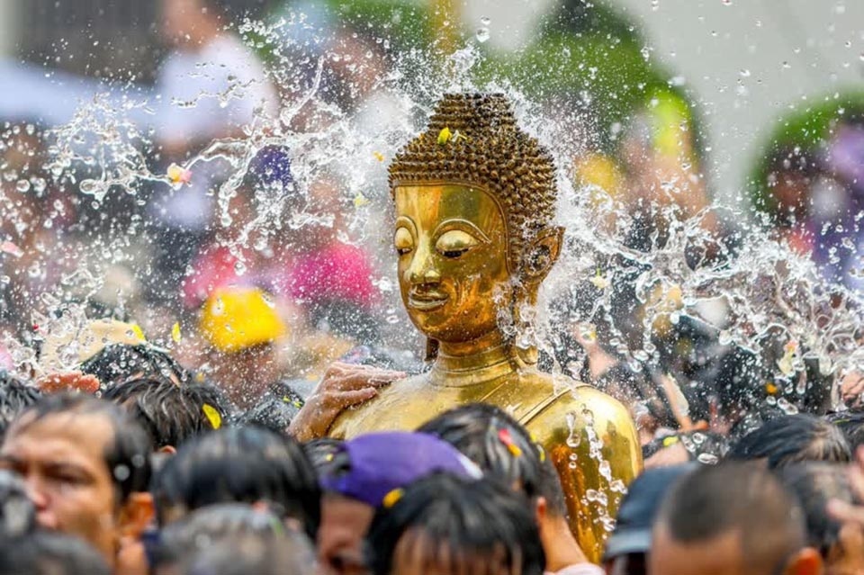 Bangkok feiert songkran als weltkulturerbe am 7 dezember 2499b918