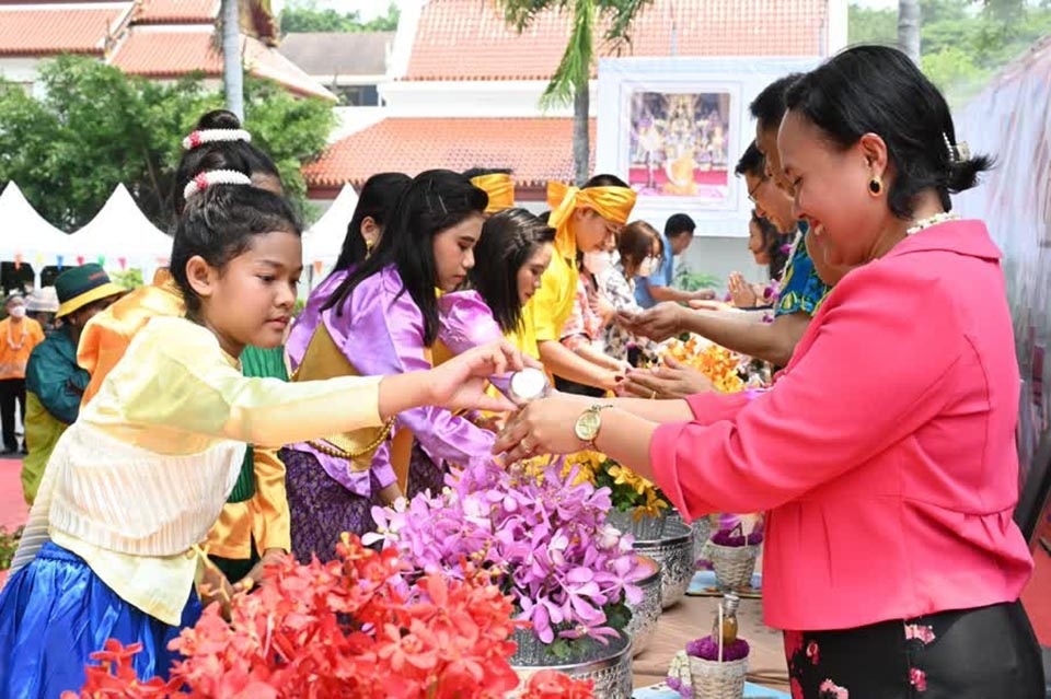 Bangkok feiert songkran als weltkulturerbe am 7 dezember 2e079ce4