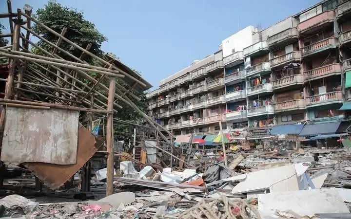 Beamte aus pattaya zerstoeren illegale bauten in jomtien soi 3 um drogen und illegale aktivitaeten c98bac29
