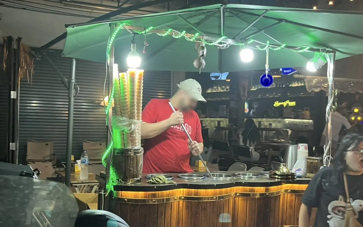 Bekannter tuerke verkauft eis illegal auf khao san road cb9d56ad