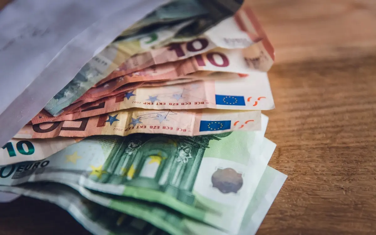 Bereite sie sich vor steuerabzuege auf versorgungsbezuege ab april 2025 zur information 379237ba