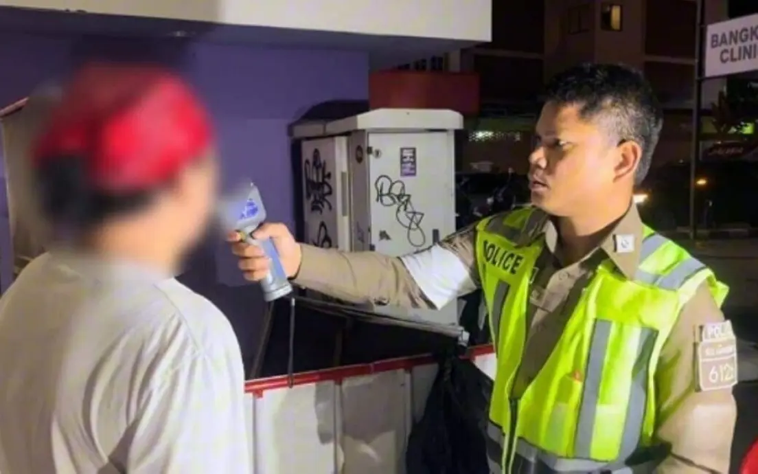 Betrunkene fahrer tricksen polizei aus songkran wird zur gefahr 2269cbbe