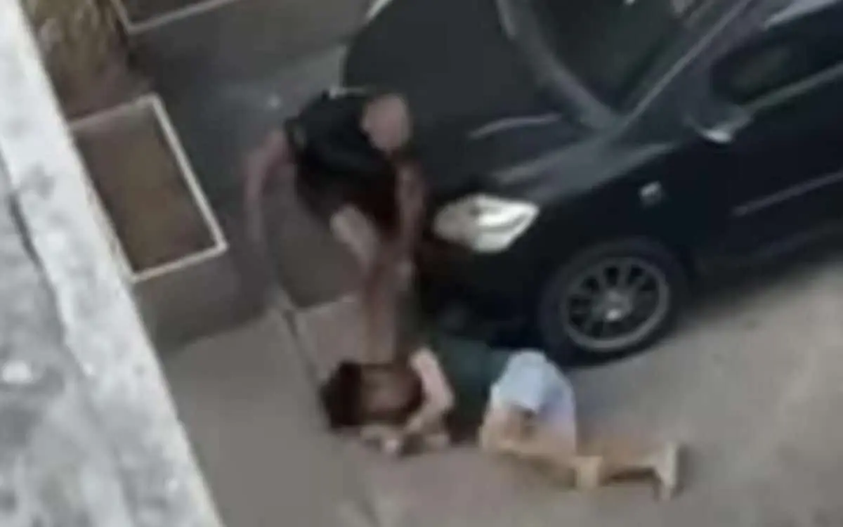 Brutaler Angriff in Patong: Zwei Franzosen verhaftet – Video schockiert die Öffentlichkeit