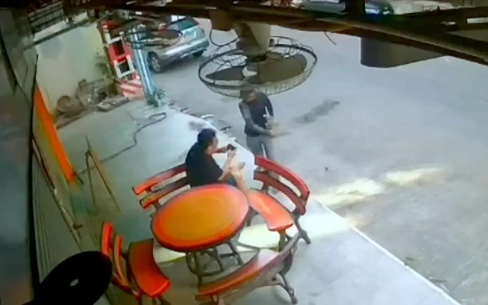 Brutaler angriff in pattaya obdachloser schlaegt touristen nieder c59436f6
