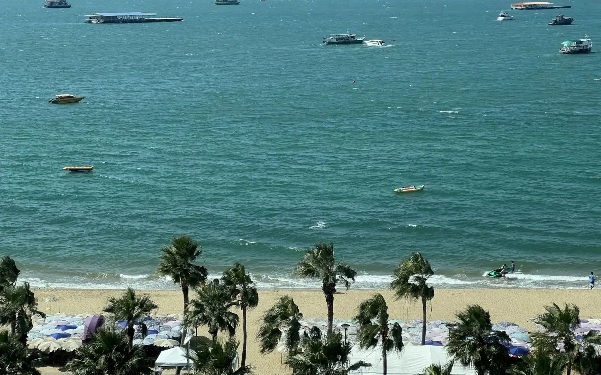 Brutaler streit an jomtien beach auslaender von thailaender mit flasche niedergeschlagen 1f4fbf6e