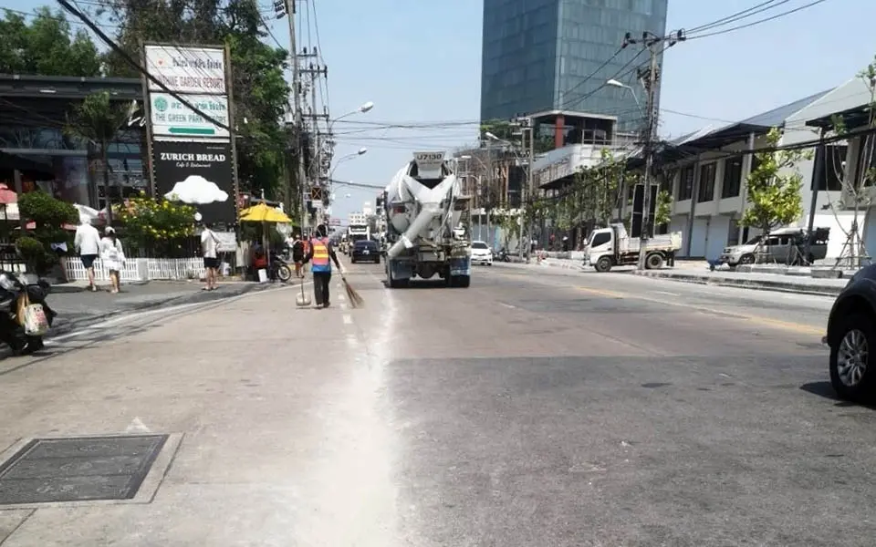 Bürger von Pattaya fordern strengere Maßnahmen gegen Staubbelastung und Verkehrsrisiken