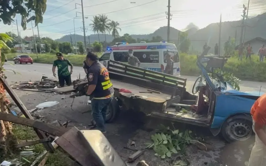 Bus von truck gerammt sieben verletzte 3147fafd