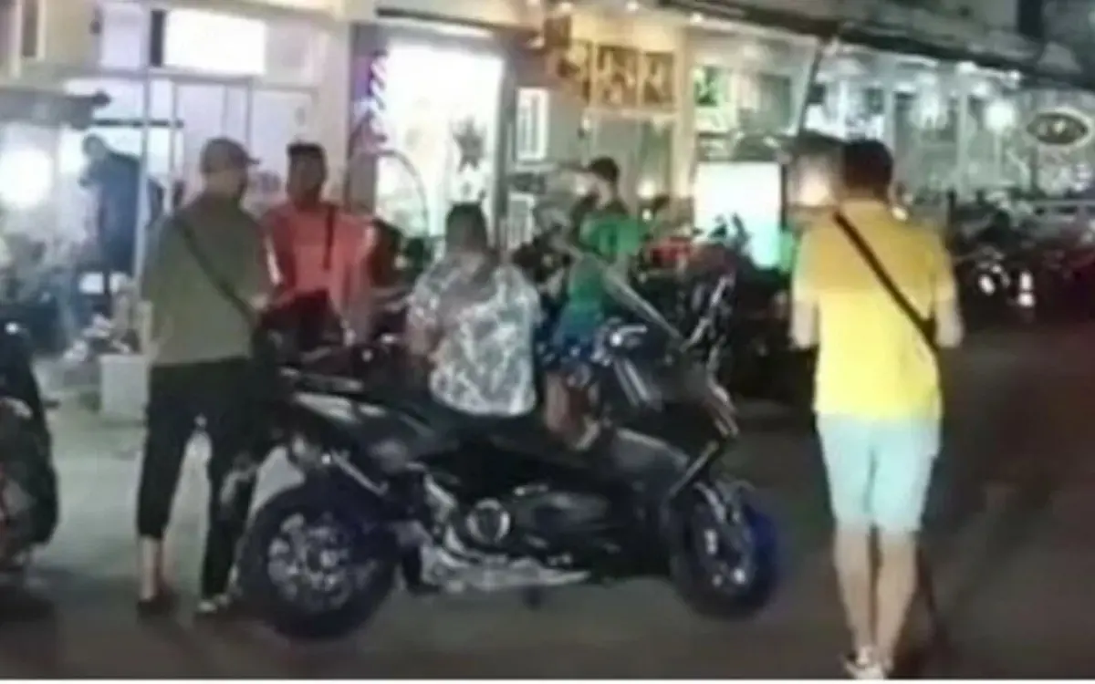 Chaos der französischen Mafia: Einwohner von Phuket kritisieren Blockade von Touristengassen (Video)
