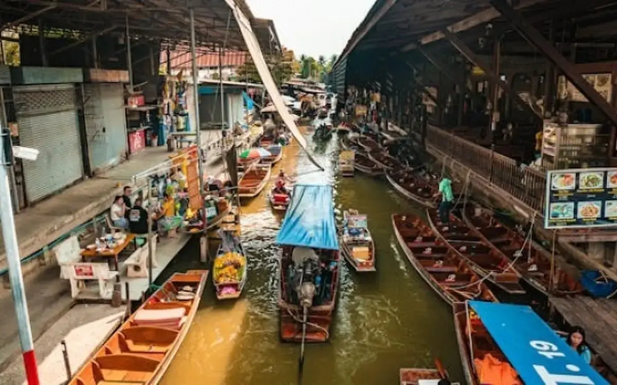 Die Kulturelle Verschmelzung zwischen deutschsprachigen und ihren thailändischen Familien
