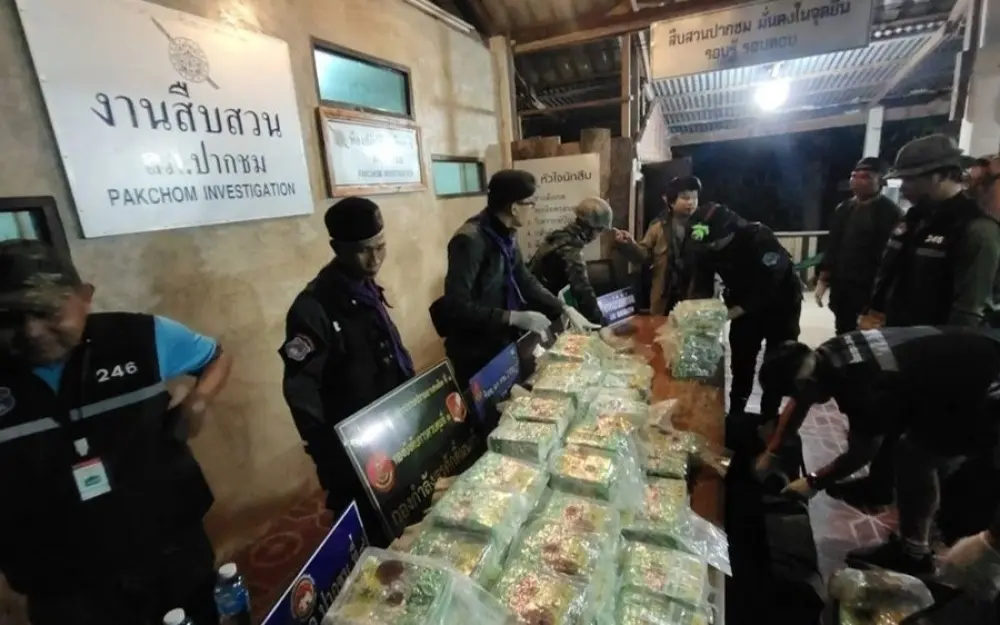 Drogenrazzia in loei thailaendische ranger beschlagnahmen 200 kg crystal meth 37d071d8