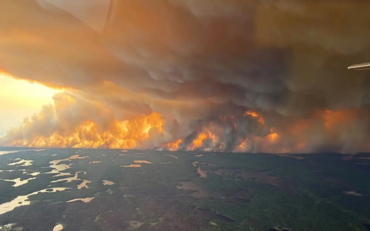 EILMELDUNG: Kanada brennt – 17.000 Menschen fliehen