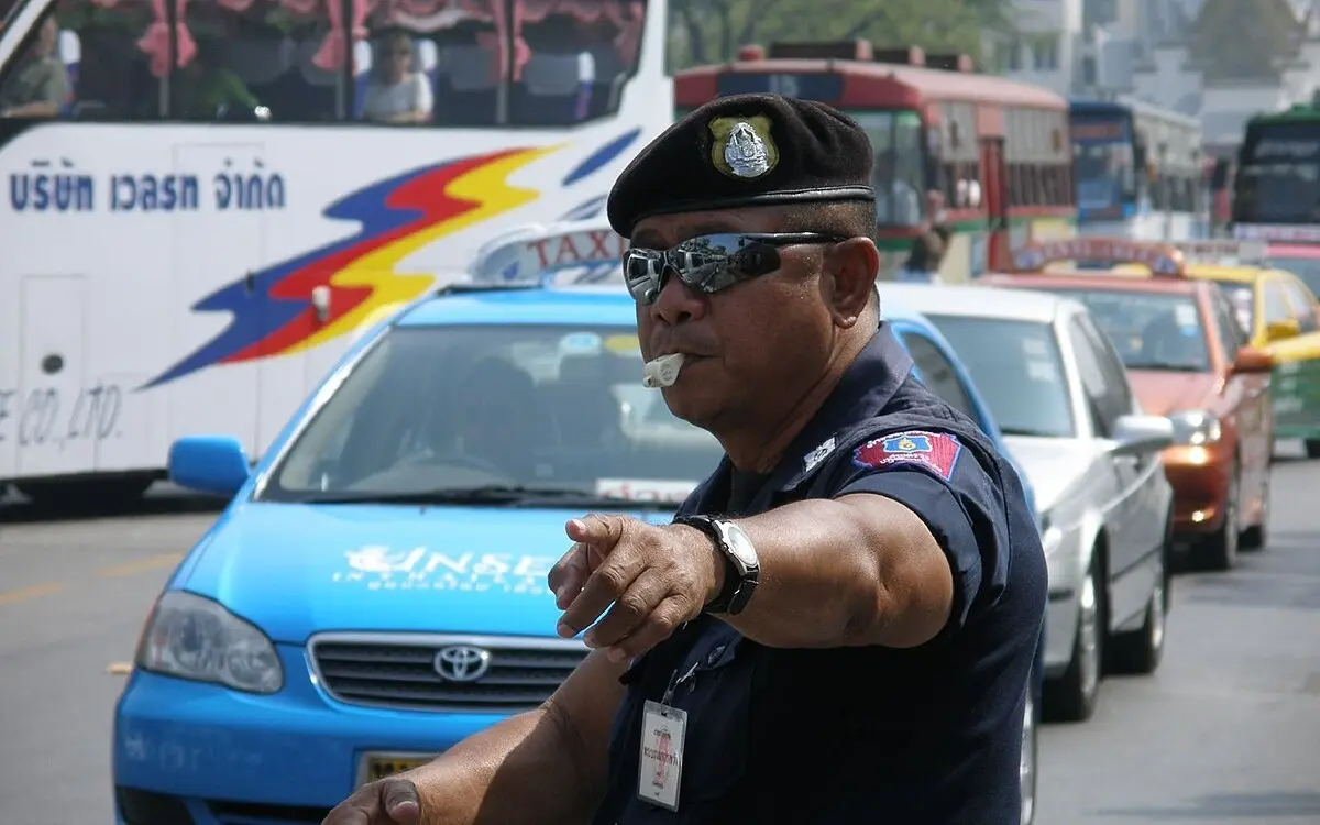 Enthuellung um bestechung achtzehn verkehrspolizisten in udon thani suspendiert 0be6d84e