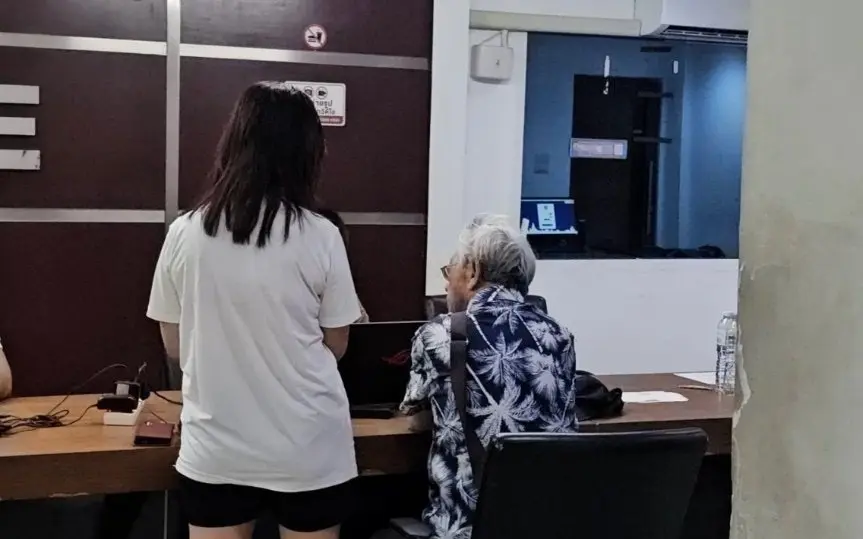 Frustration eines auslaendischen touristen taschendiebstahl in pattaya am ersten tag und 055e694e