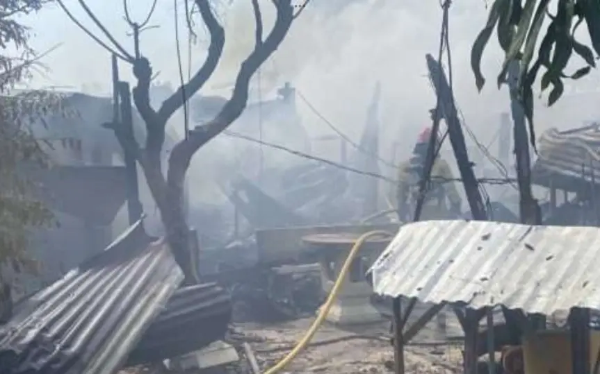 Grossfeuer in pattaya drei familien verlieren alles in der thepprasit soi 5 e54b6823