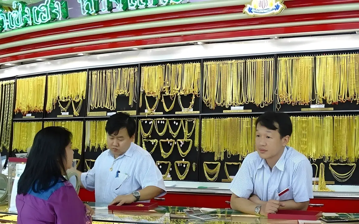 Hausangestellte verurteilt 235 jahre haft fuer spektakulaeren golddiebstahl in thailand 9bcf28a8