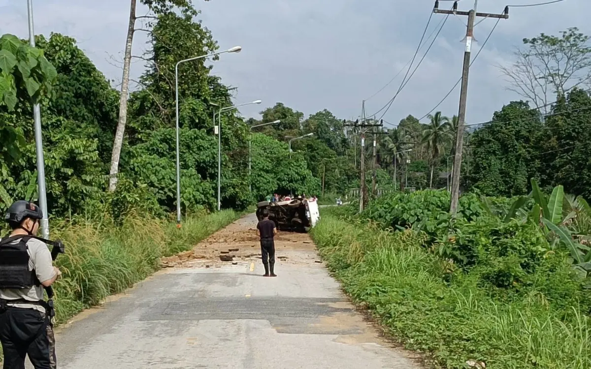 Heftige explosion in narathiwat vater und sohn von grenzschutz bei angriff ums leben gekommen 59b9c8af