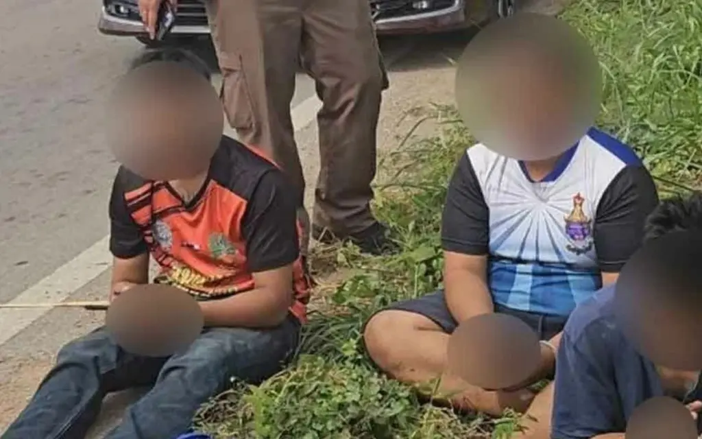 Heiliger strohsack zwei entlaufene moenche aus khon kaen festgenommen 91bcb49c