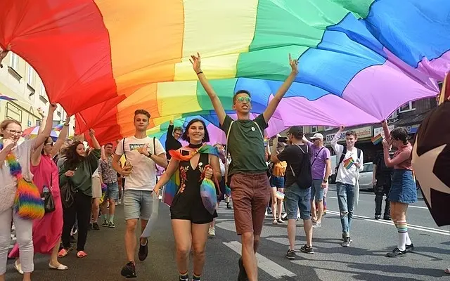 Hetero norm kippt traditionen brechen moderne zukunft liebe 02f20d7a