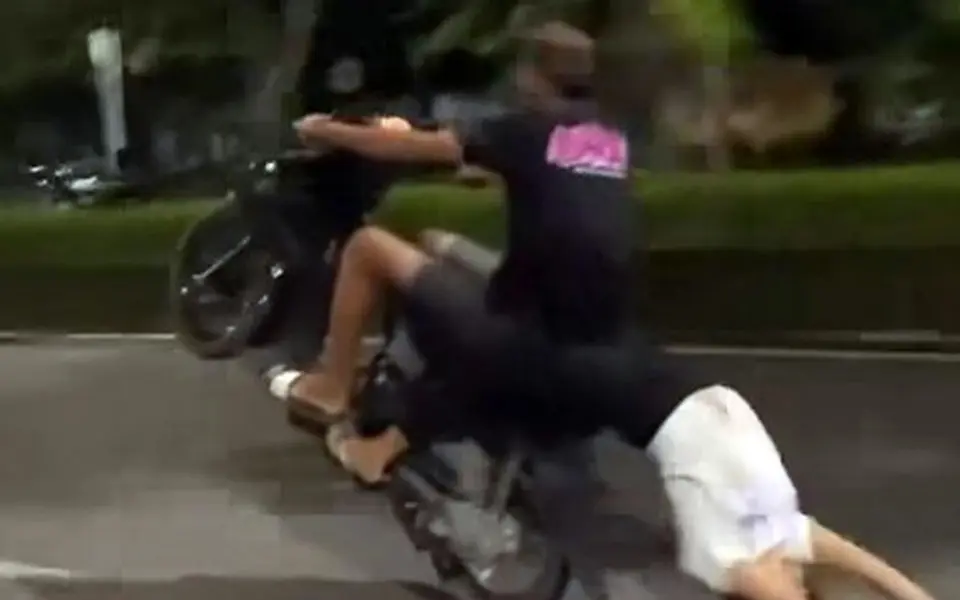 Irre stunts im netz aber nicht in pattaya polizei jagt taeter 09de36b8