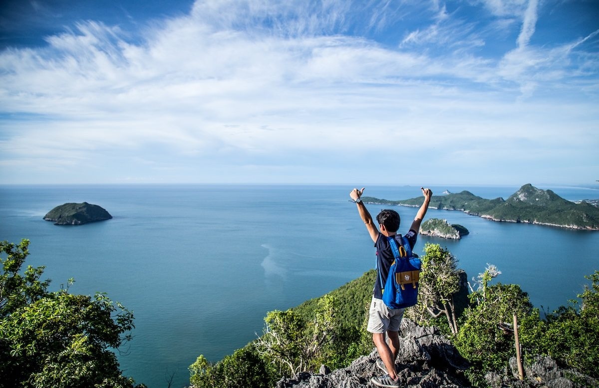 Khao lom muak einer der besten aussichtspunkte in prachuap khiri khan wird im oktober fuer einige 586fb450