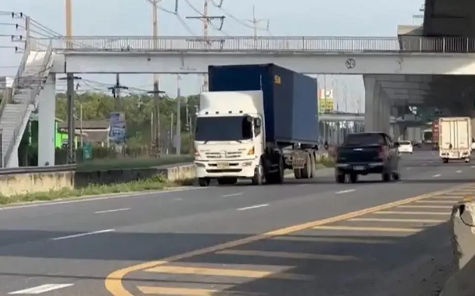 Lkw fahrer rast falsch herum ich sterbe sowieso 30363bb9