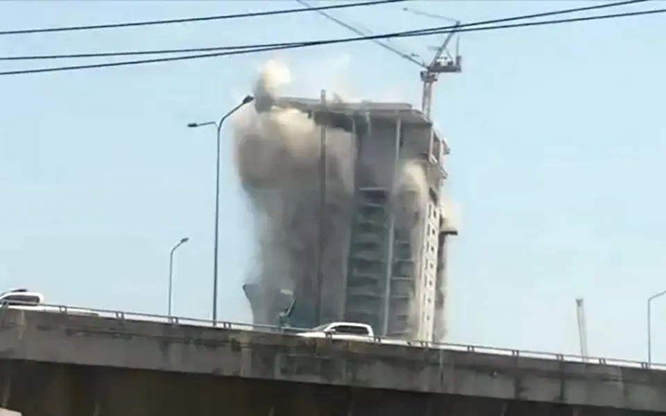 Mega beben in bangkok laesst 30 stockwerk einstuerzen 2 tote 80 vermisste 8865e4f2