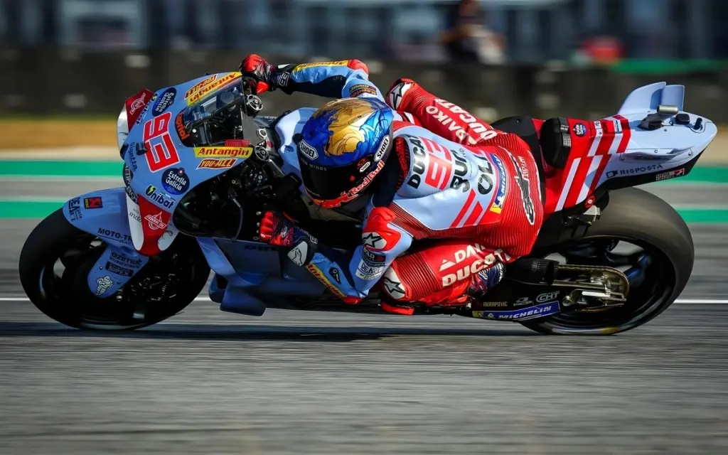 Motogp in buriram marc marquez holt sich den freitagskrimi mit neuem streckenrekord f187d5f6